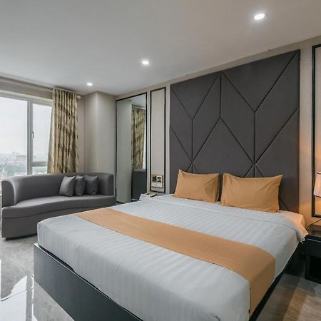 Cozrum Lux - The Arrivals Hotel Ho Chi Minh City Bagian luar foto