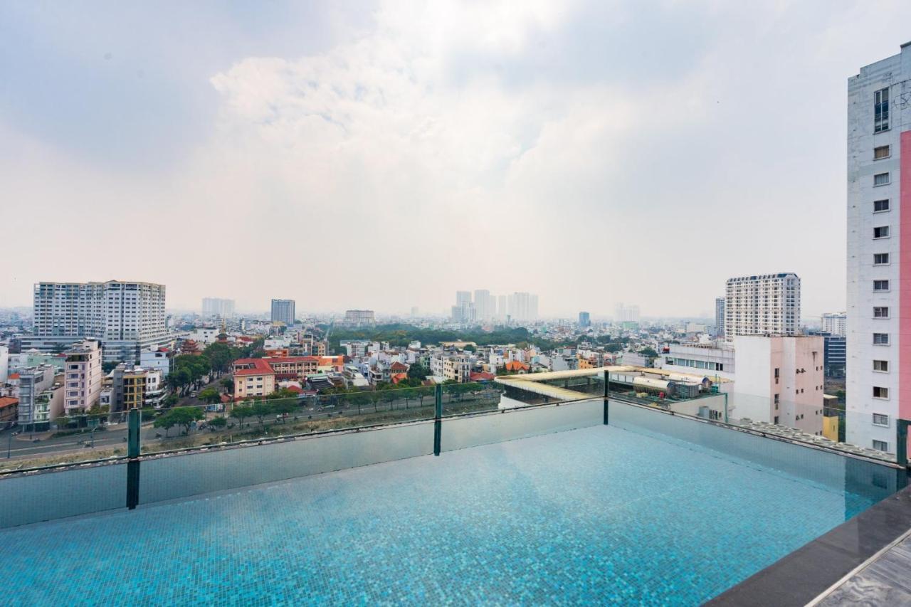 Cozrum Lux - The Arrivals Hotel Ho Chi Minh City Bagian luar foto